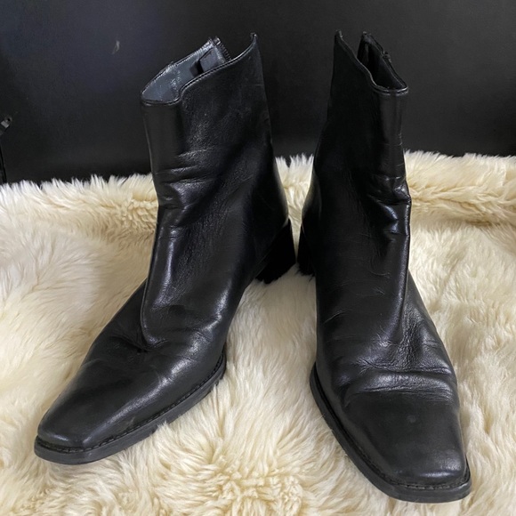 Stuart Weitzman Shoes - Stuart  Weitzman Sized 7 1/2